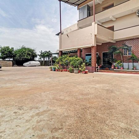 Oyo 81409 Hotel Sivajothi Tuticorin Luaran gambar