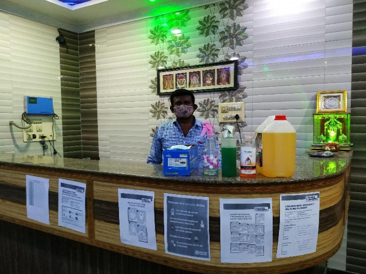 Oyo 81409 Hotel Sivajothi Tuticorin Luaran gambar