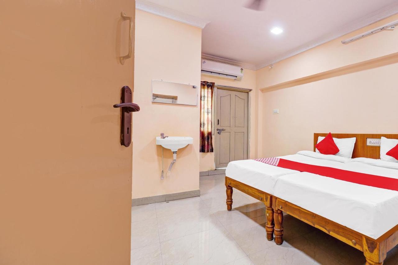 Oyo 81409 Hotel Sivajothi Tuticorin Luaran gambar