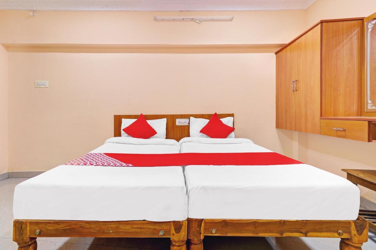 Oyo 81409 Hotel Sivajothi Tuticorin Luaran gambar