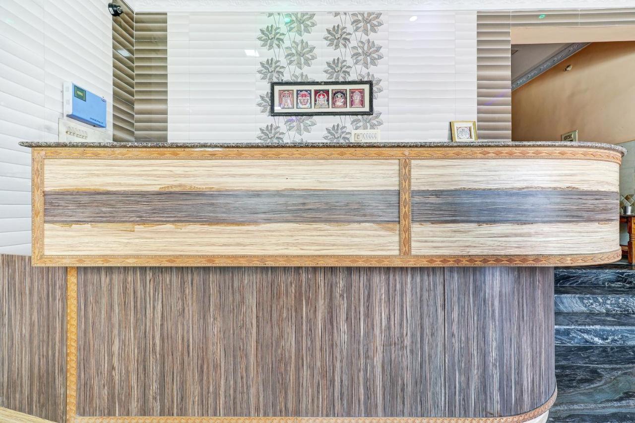Oyo 81409 Hotel Sivajothi Tuticorin Luaran gambar
