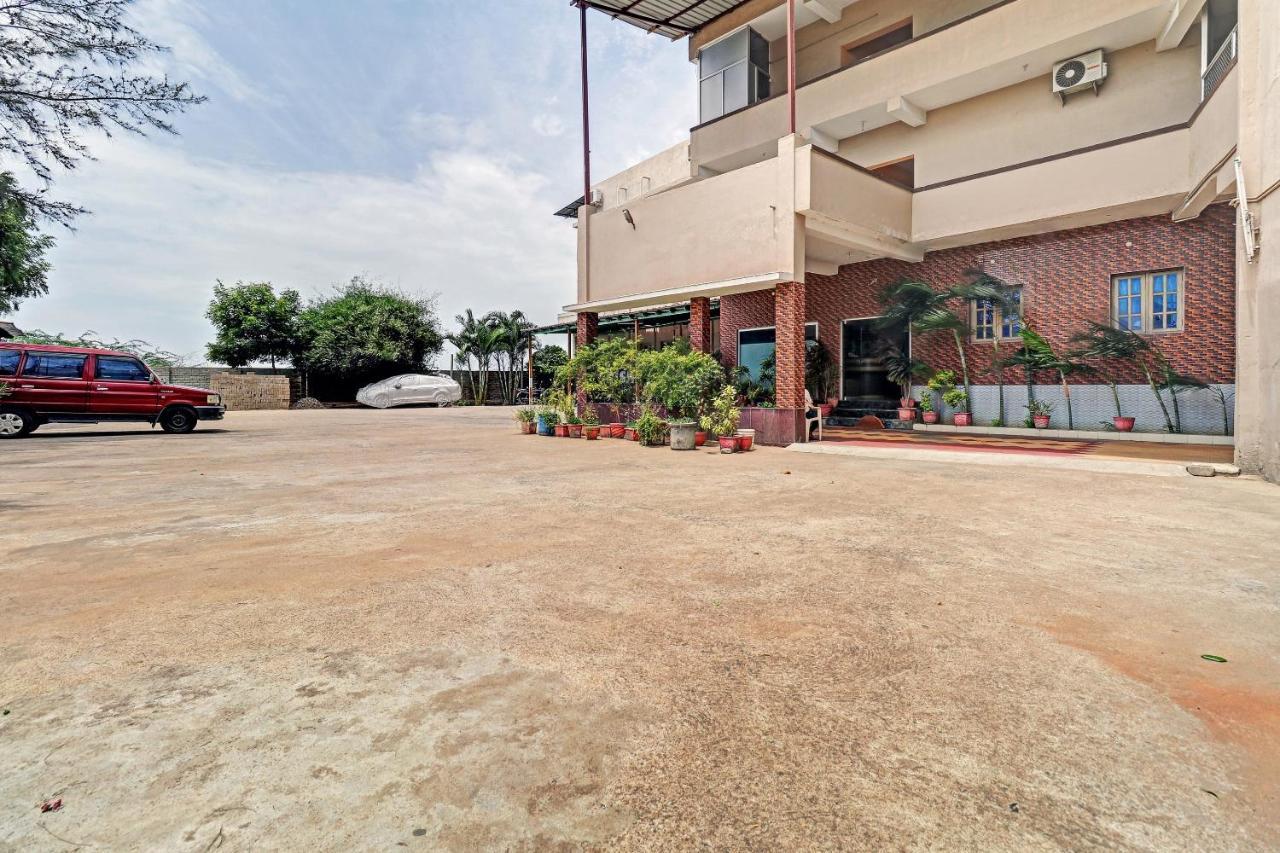 Oyo 81409 Hotel Sivajothi Tuticorin Luaran gambar