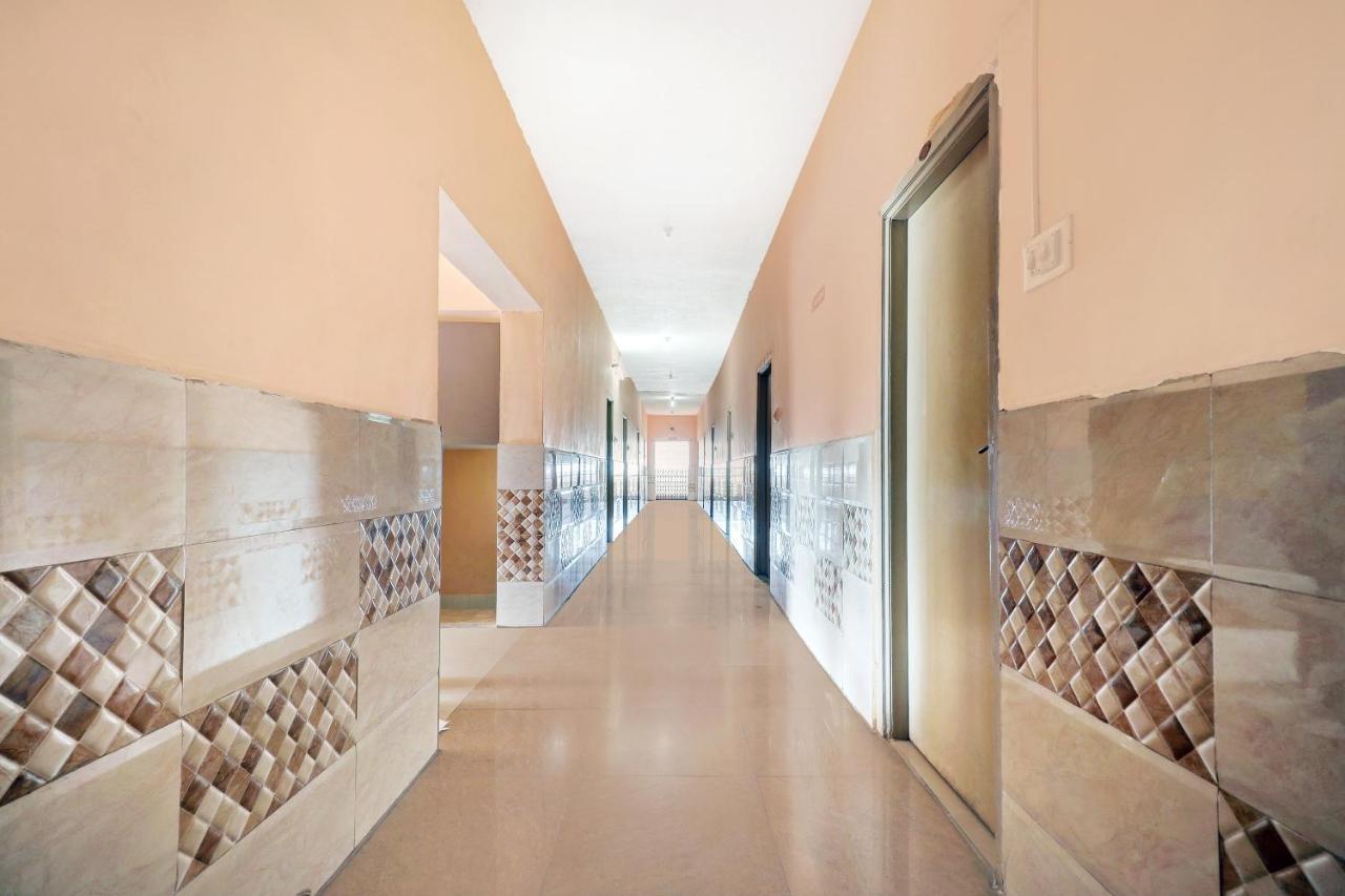 Oyo 81409 Hotel Sivajothi Tuticorin Luaran gambar